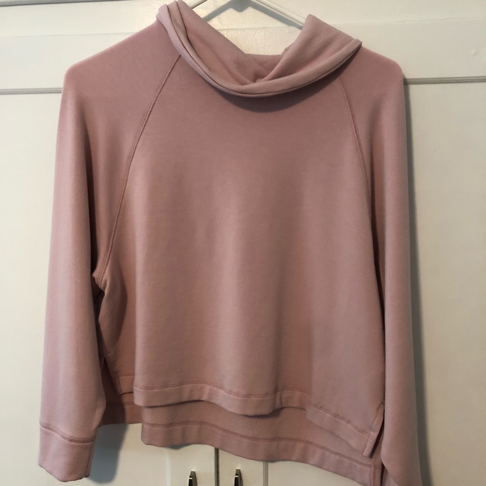 Blush pink sweater from old navy, never worn, no tags, size S
